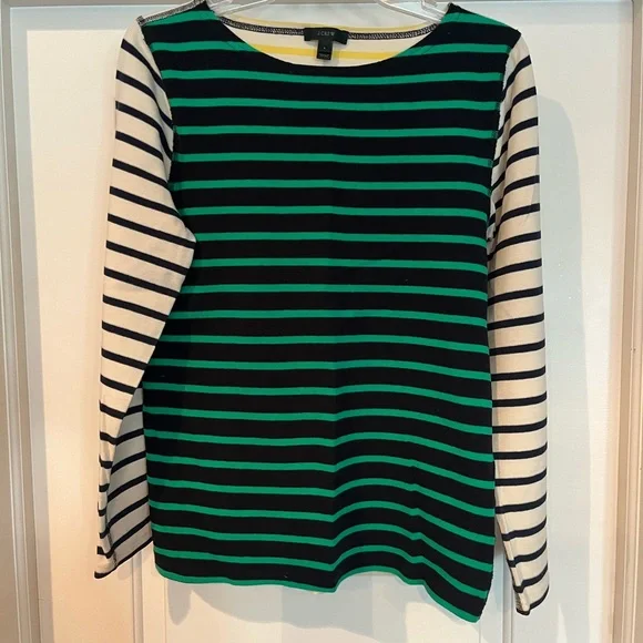 VGUC Fall bundle. Green J Crew vest with 3 coordinating shirts and one sweater - Picture 8 of 13